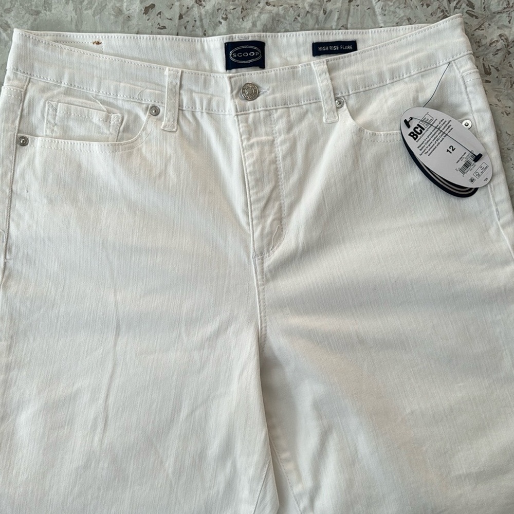 Scoop white jeans. NWT
